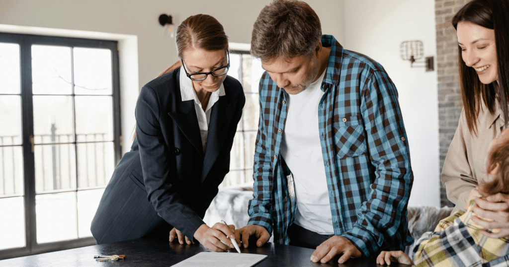 Landlord and tenants reviewing notice to applicant Canada.
